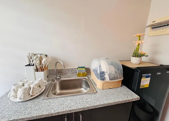 Zebs Cozy Cove Apartment Cebu